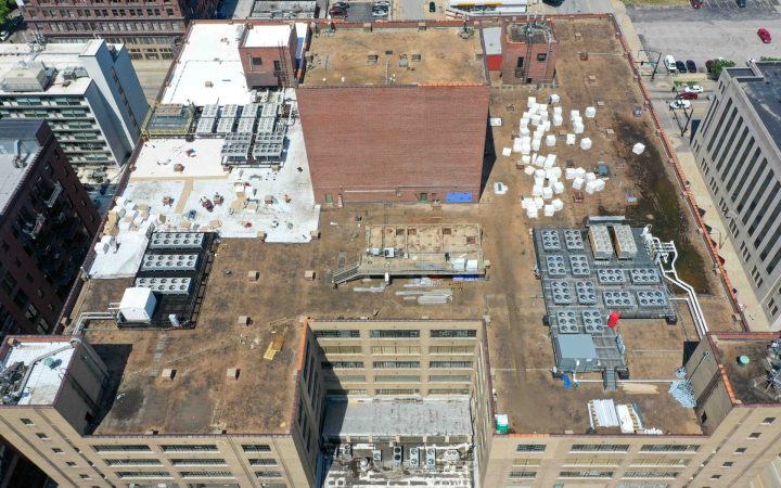 How Effective Project Management Keeps Commercial Builds Moving